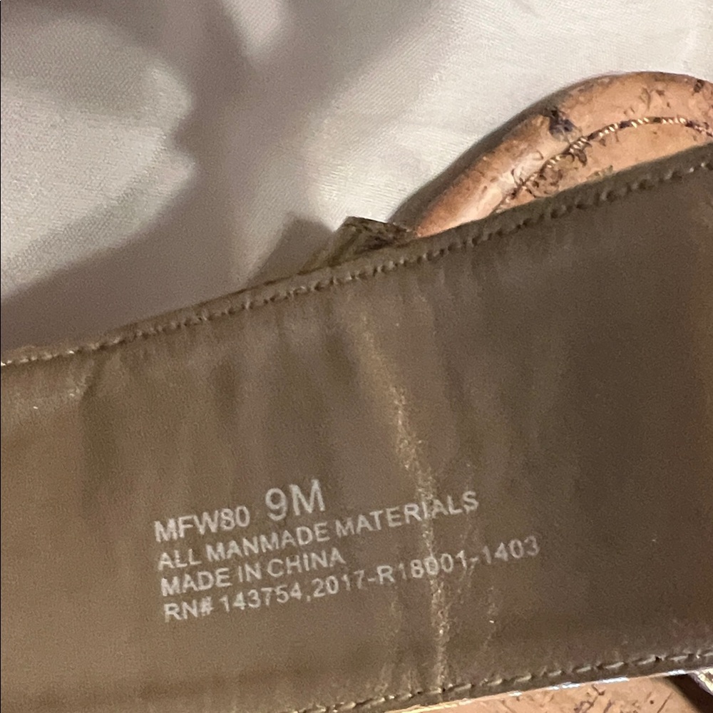 Women’s Gold Two-Band Slide Sandals - Picture 5 of 6